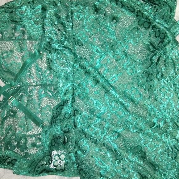 Miarhb woman's LG eyelash lace nighty - Picture 3 of 6